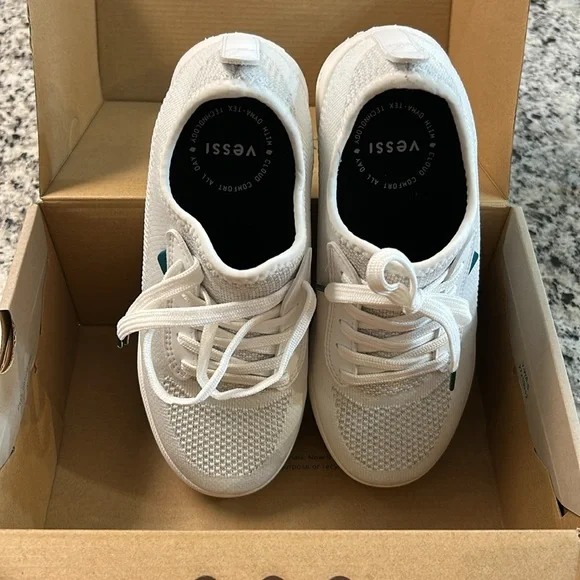 Vessi Weekend Sneaker- Waterproof - Picture 2 of 9